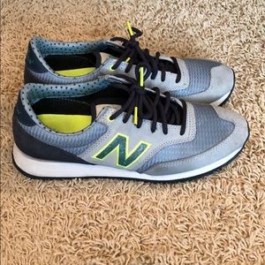 NEW BALANCE SNEAKER